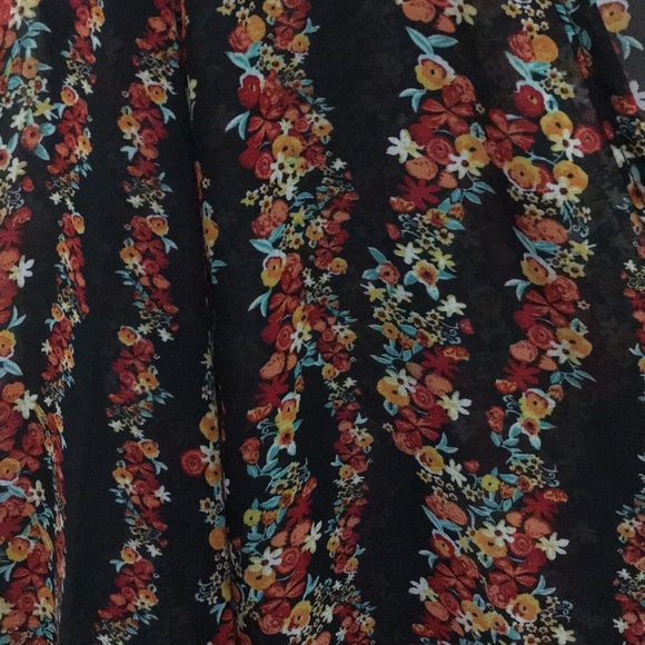 Derek Heart 2X floral pattern long bell sleeve - Picture 3 of 6